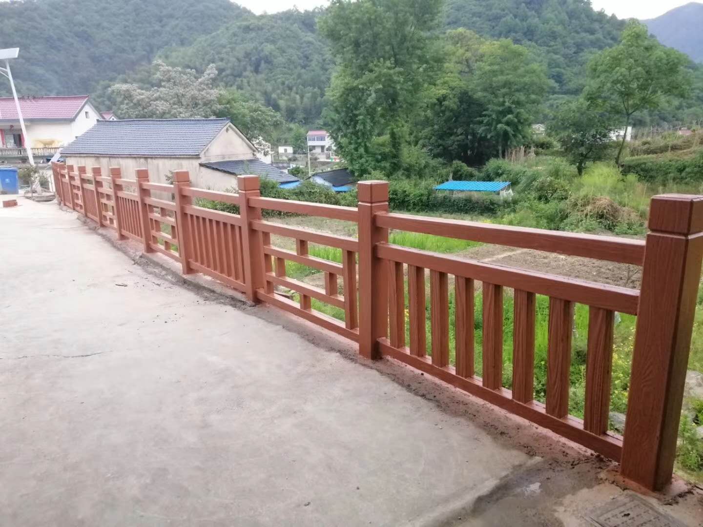 ��ľ����